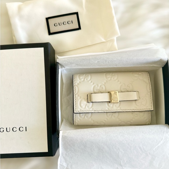 New Gucci ssima Leather Key Holder - Picture 5 of 8